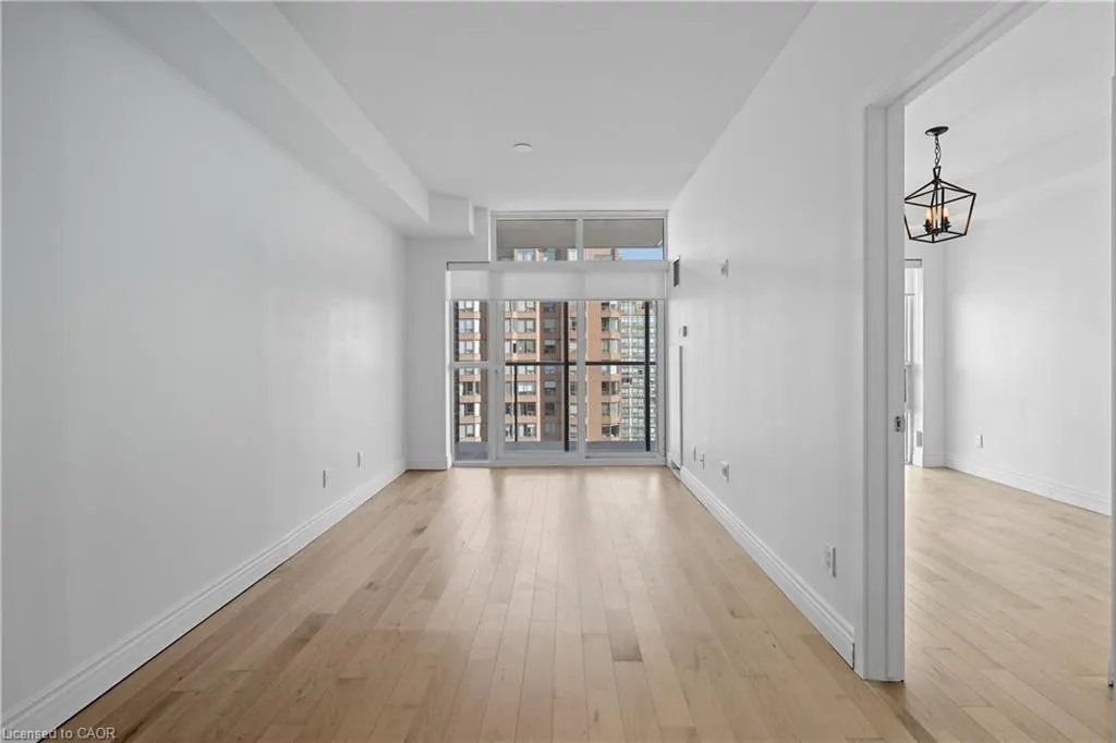 551 Maple Avenue, #1407