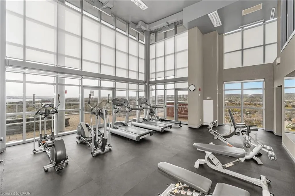 551 Maple Avenue, #1407