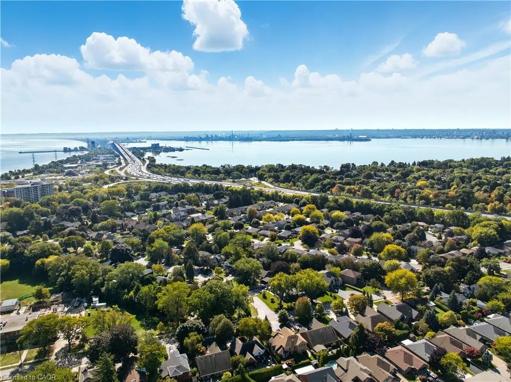 551 Maple Avenue, #1407