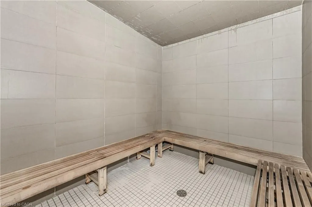 551 Maple Avenue, #1407