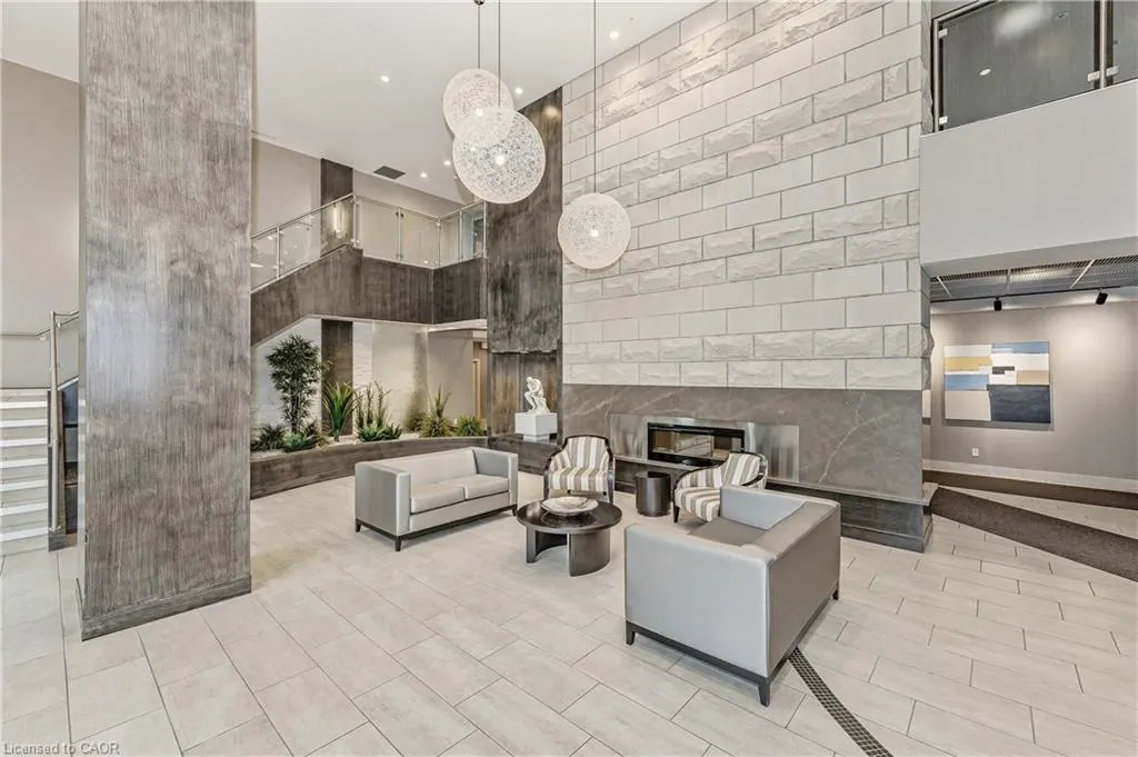 551 Maple Avenue, #1407