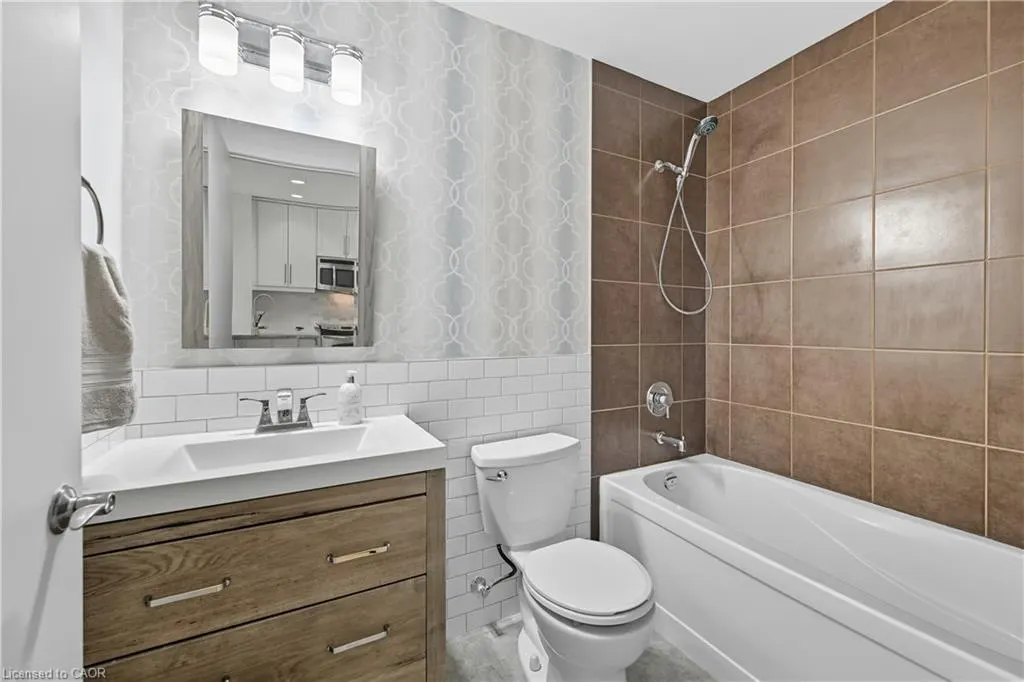 551 Maple Avenue, #1407