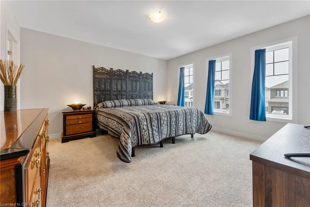 107 Starfire Crescent Crescent