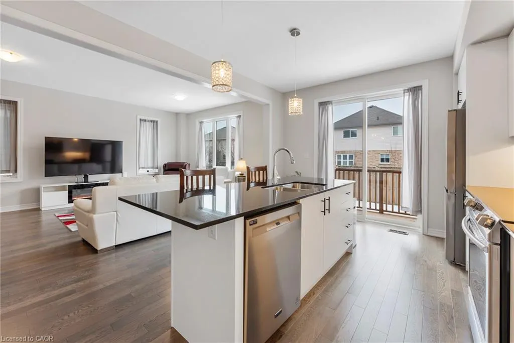 107 Starfire Crescent Crescent