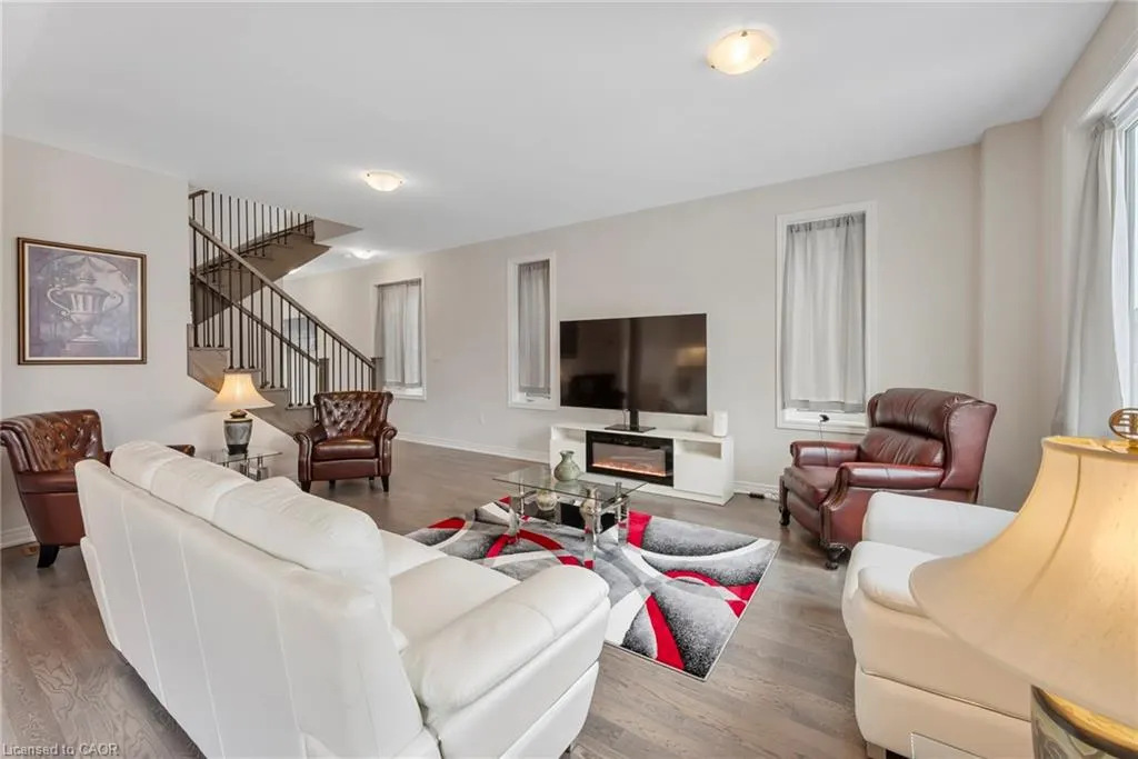 107 Starfire Crescent Crescent