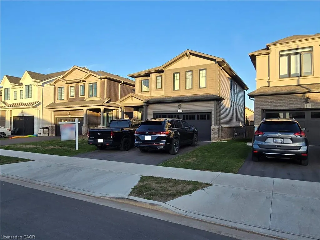 107 Starfire Crescent Crescent