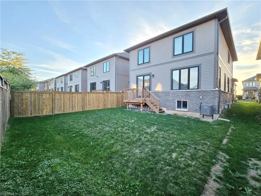 107 Starfire Crescent Crescent