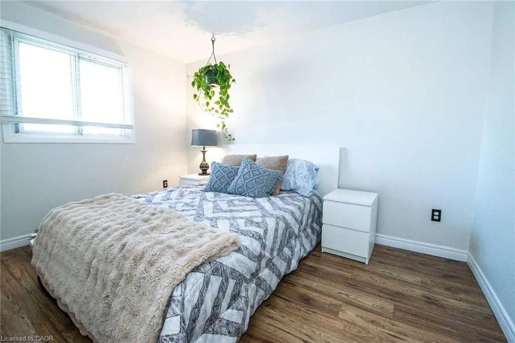 132 Lock Street W, #3