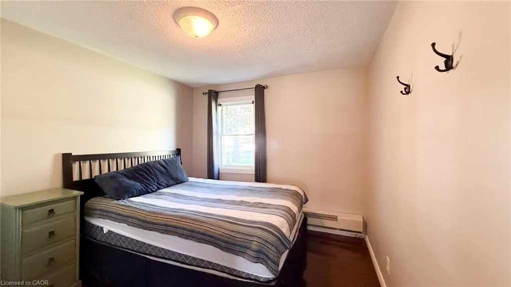144 College Street W