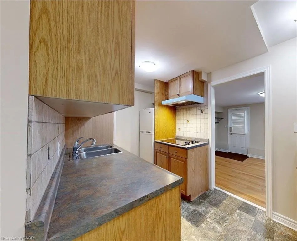 119 Main Street W