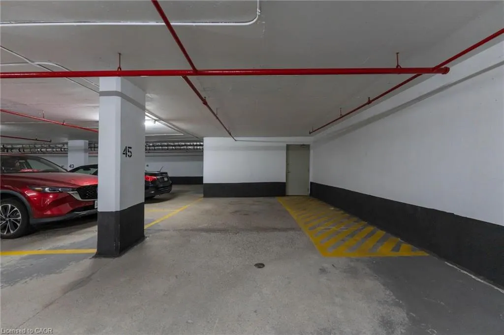 67 Caroline Street S, #17C
