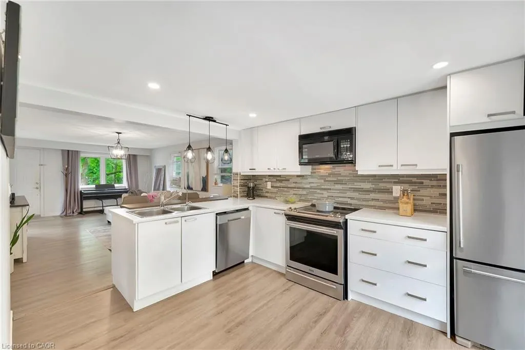 2387 Glenwood School Drive