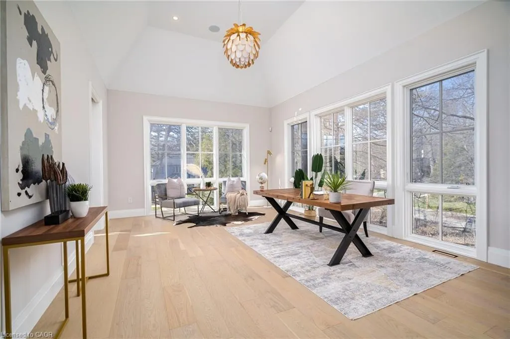 1322 Minaki Road