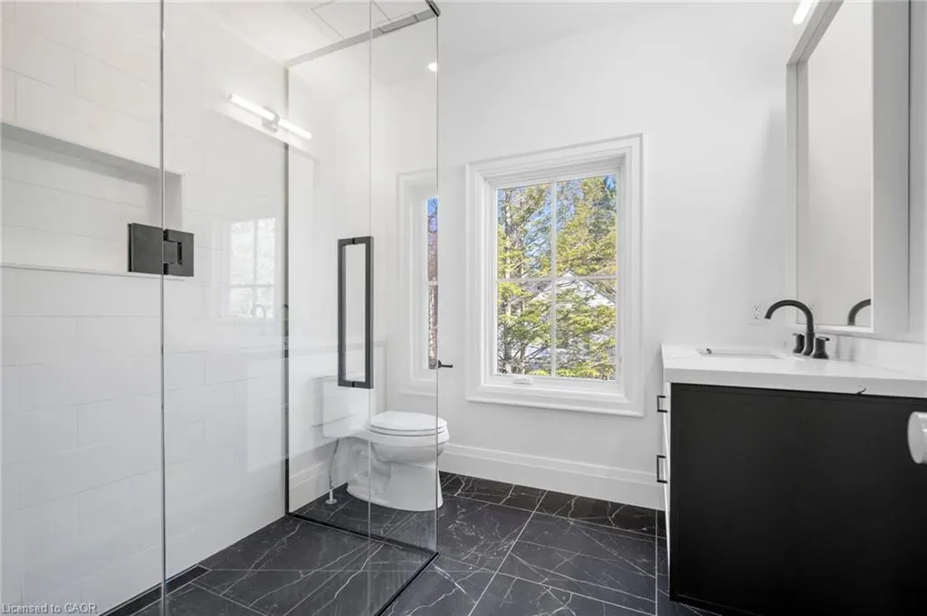 1322 Minaki Road
