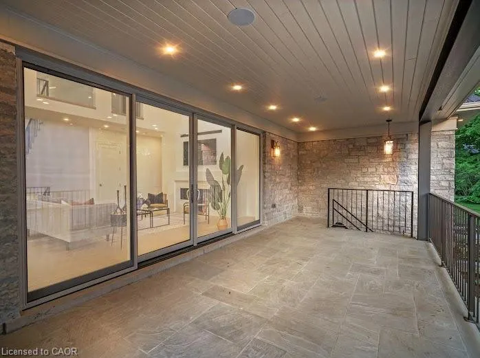 1322 Minaki Road