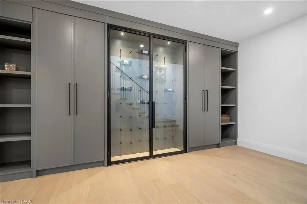 1322 Minaki Road