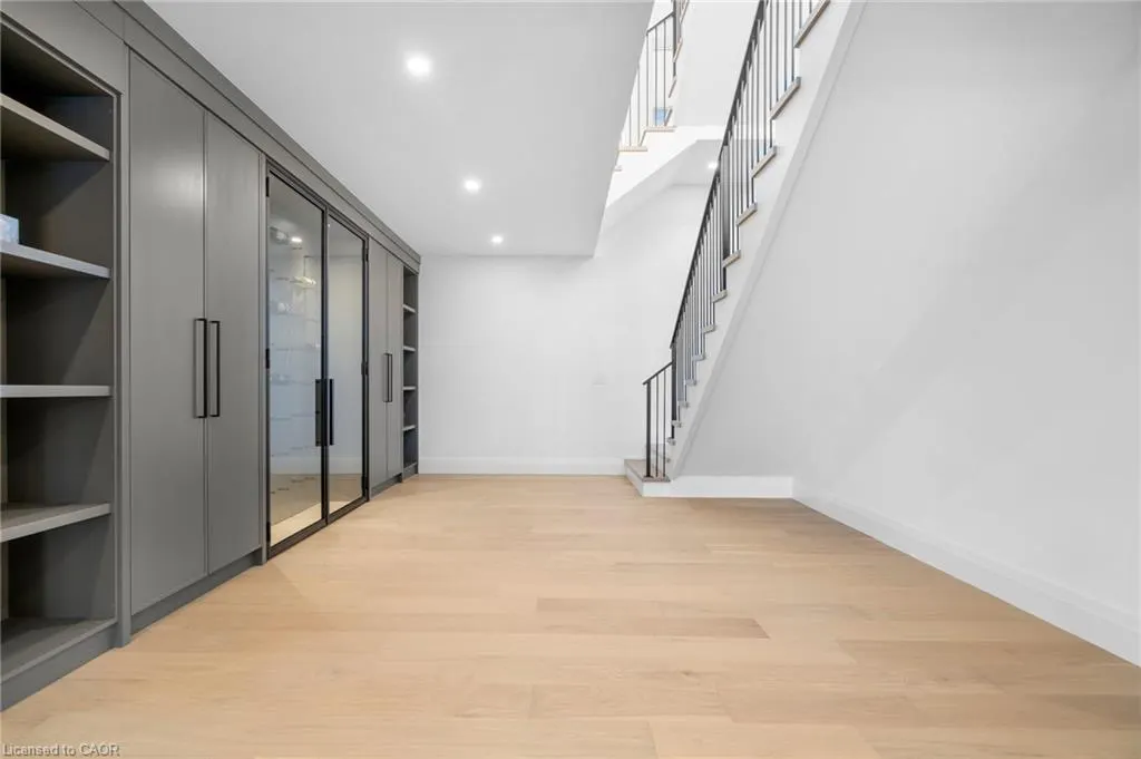 1322 Minaki Road