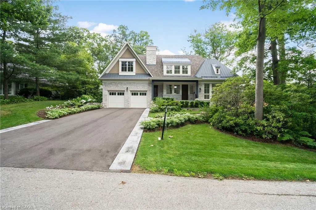 1322 Minaki Road