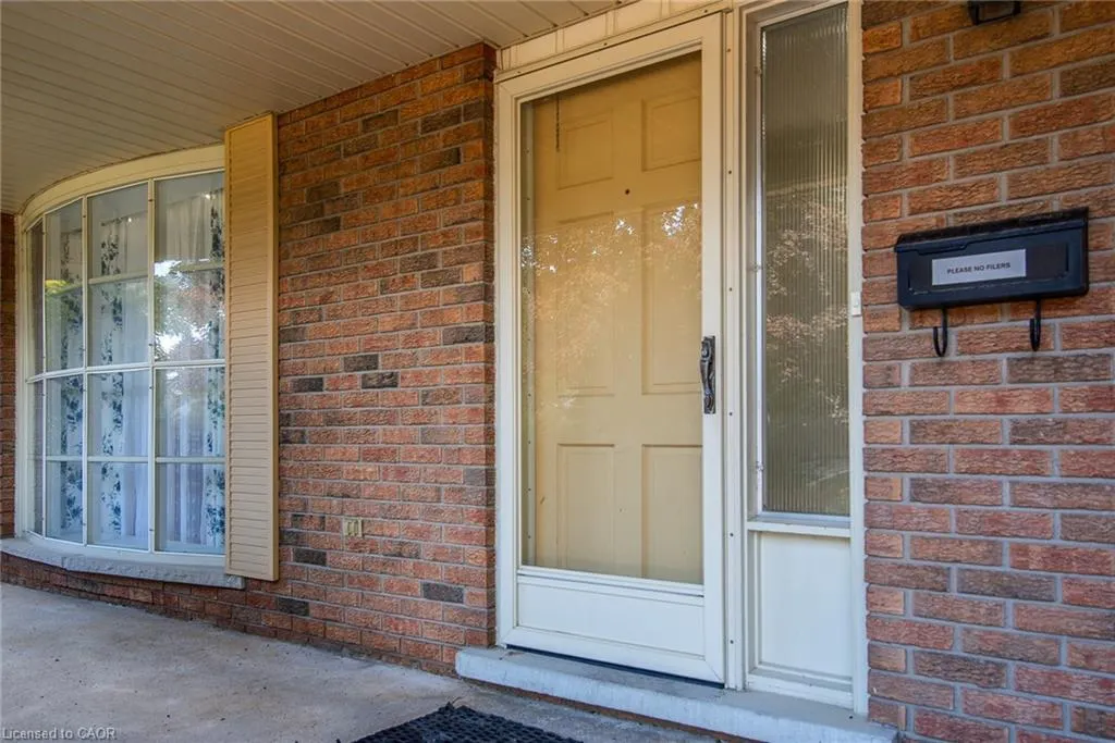 389 Dunvegan Drive