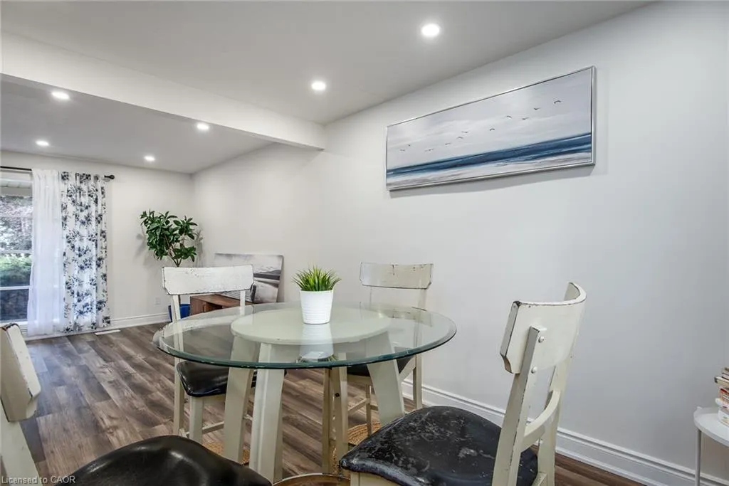 389 Dunvegan Drive
