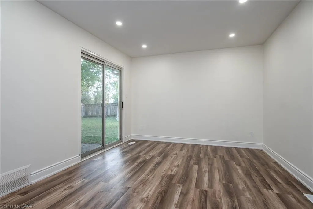 389 Dunvegan Drive