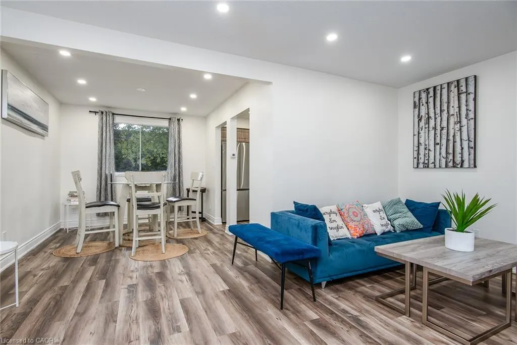 389 Dunvegan Drive