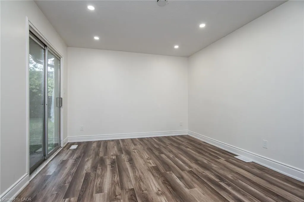 389 Dunvegan Drive