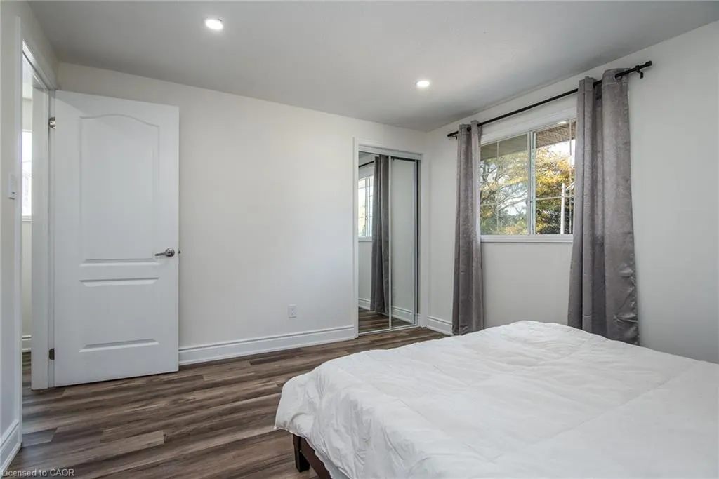 389 Dunvegan Drive