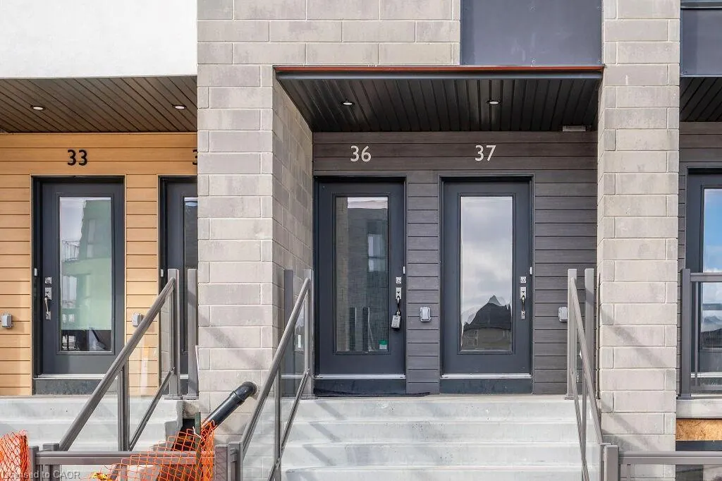 261 Woodbine Avenue, #36