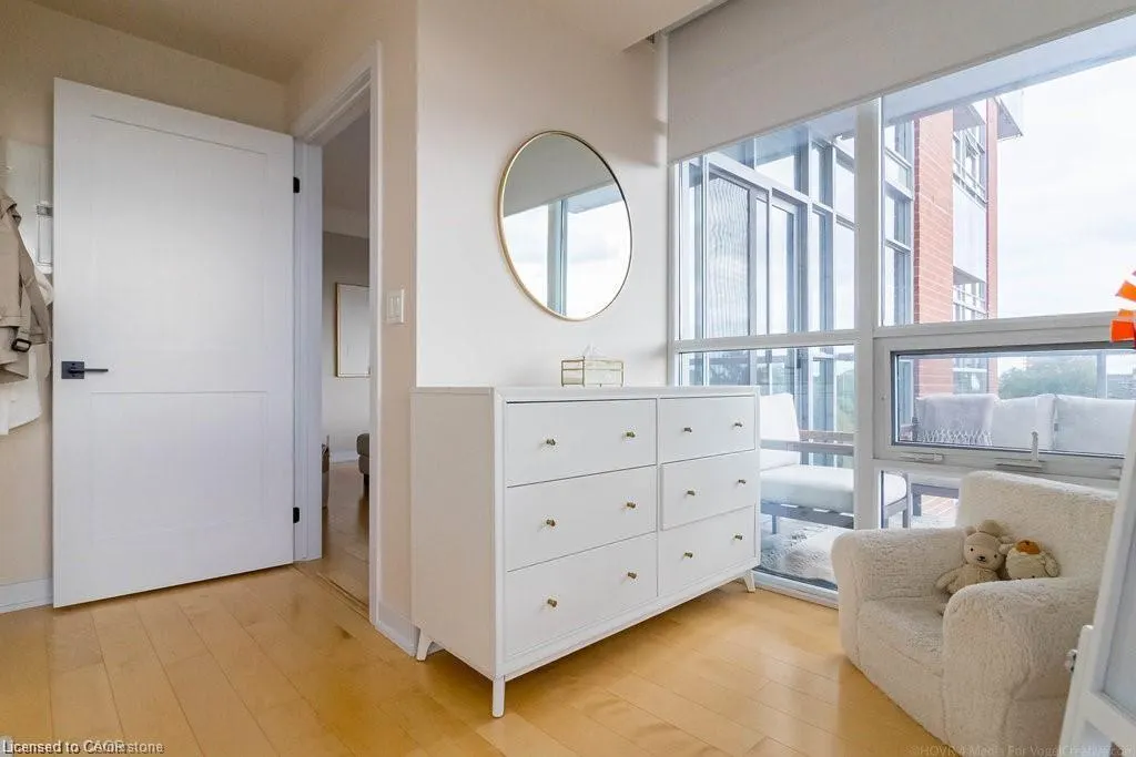 551 Maple Avenue, #607