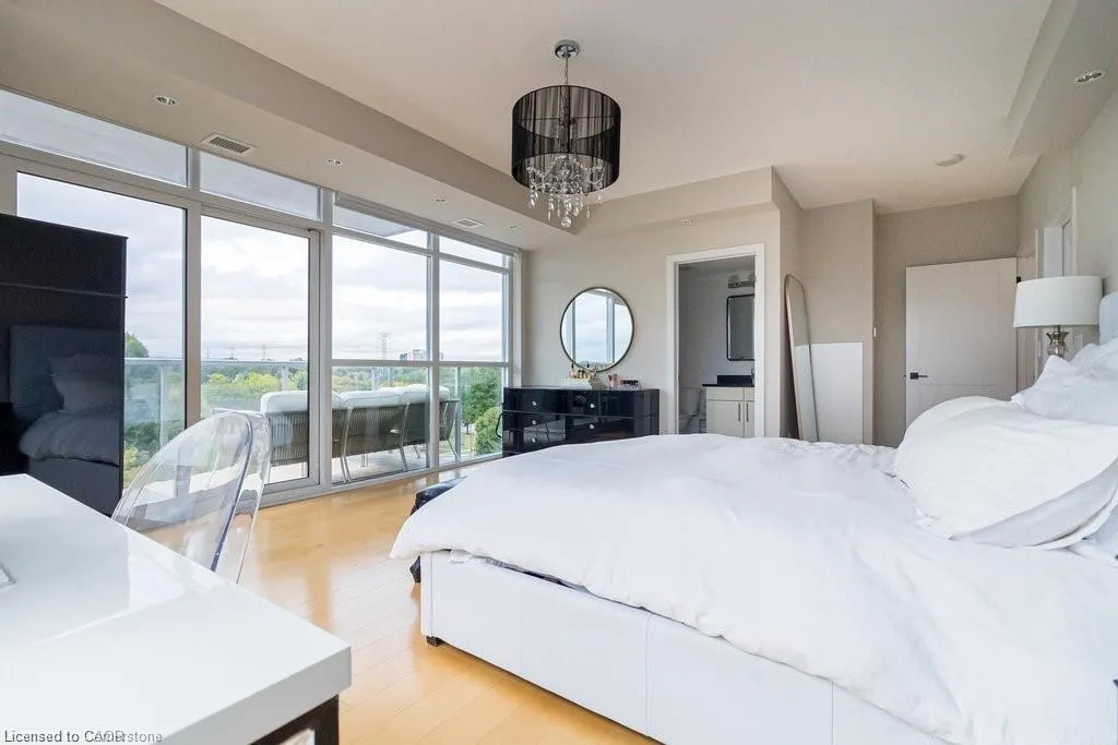 551 Maple Avenue, #607