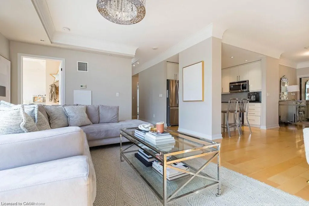 551 Maple Avenue, #607