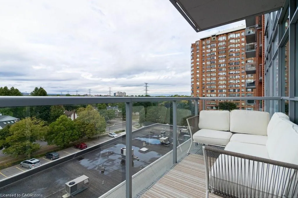 551 Maple Avenue, #607