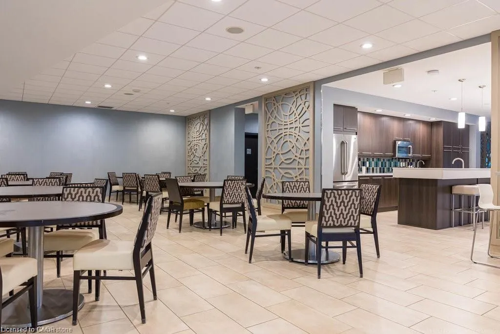 551 Maple Avenue, #607