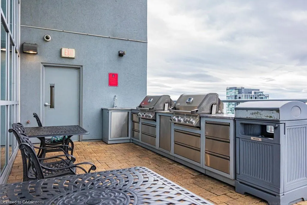 551 Maple Avenue, #607