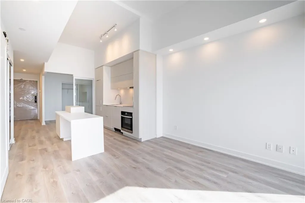370 Martha Street, #307