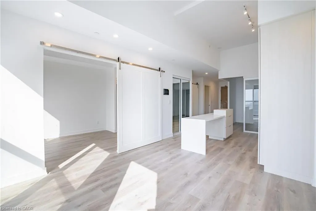 370 Martha Street, #307