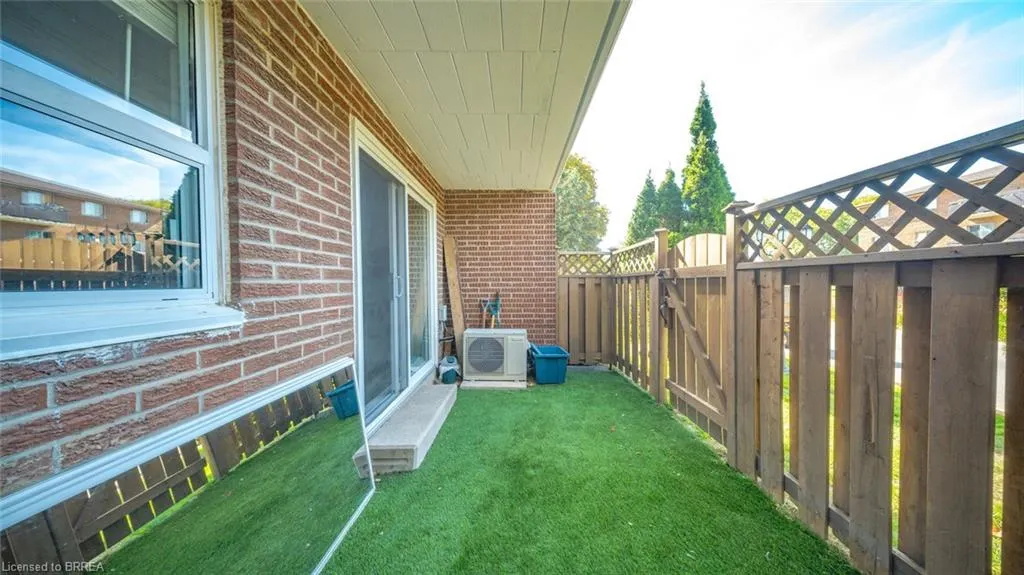 640 Grey Street, #101