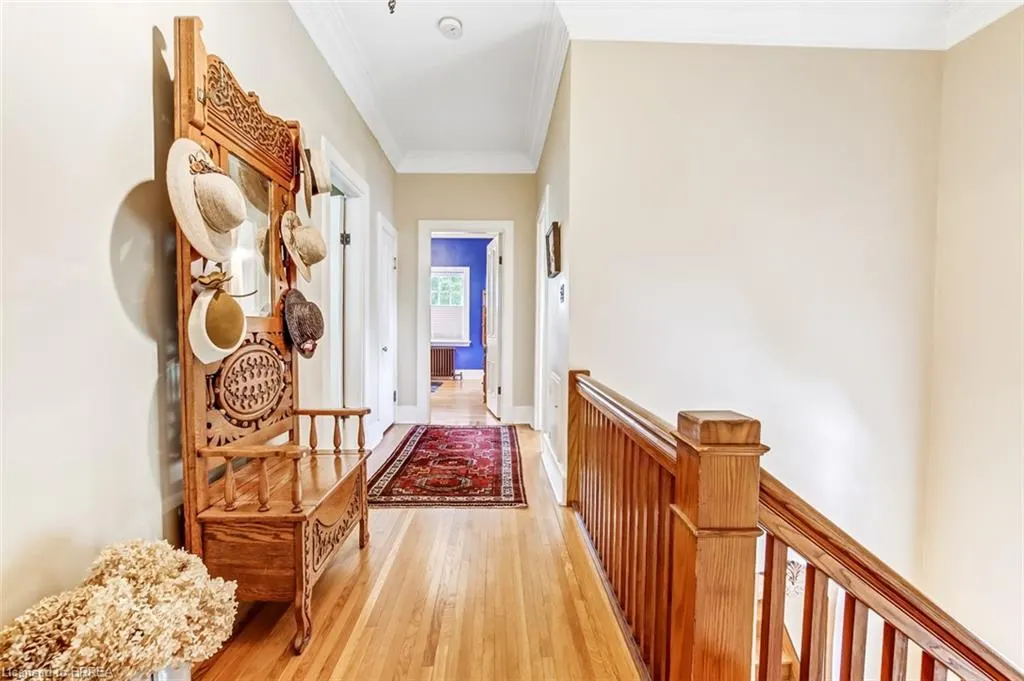 138 St. James Street S