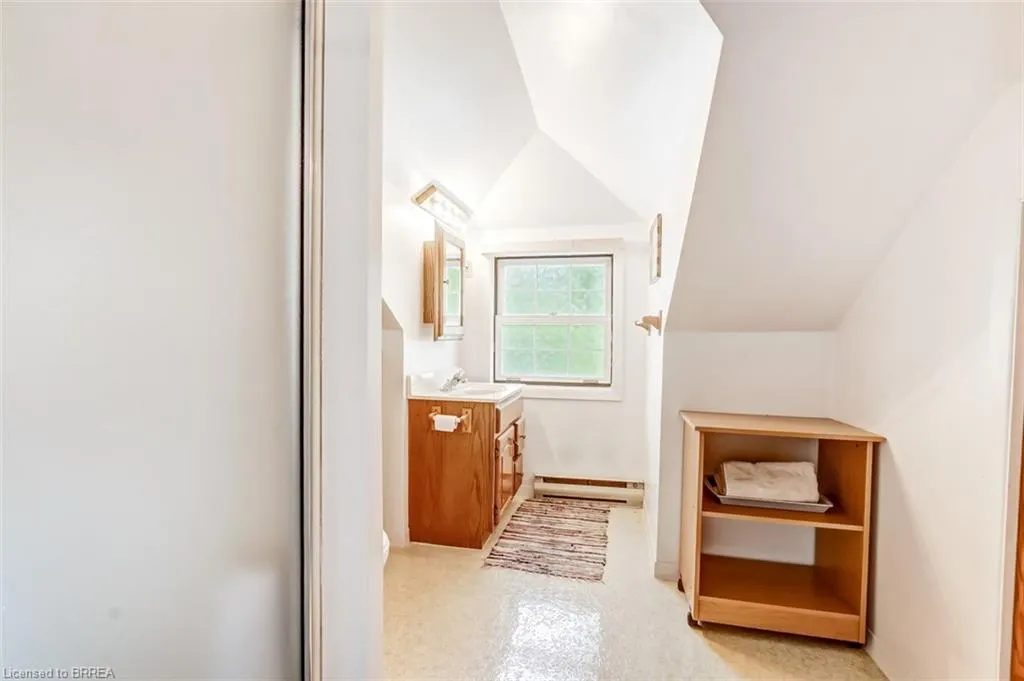 138 St. James Street S