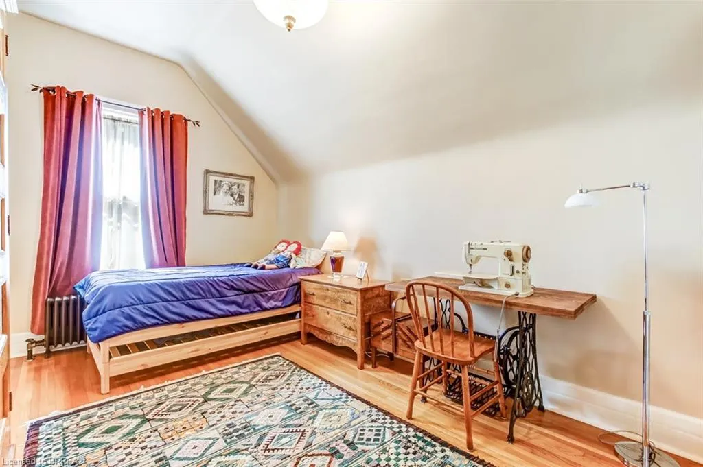 138 St. James Street S