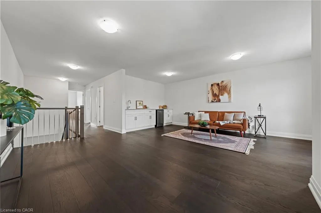 675 Victoria Road N, #23