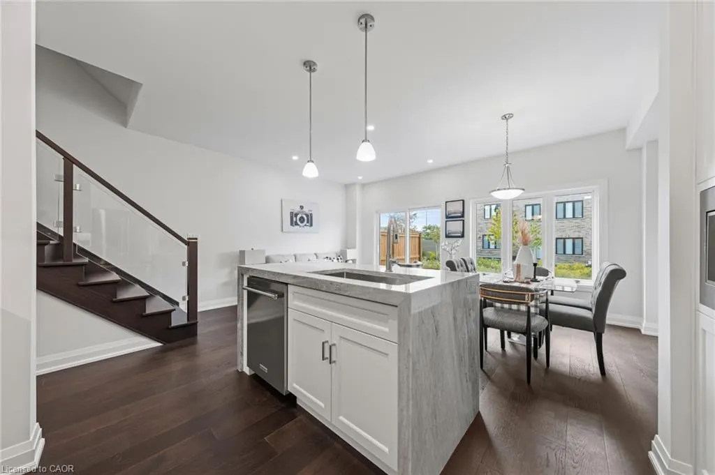 675 Victoria Road N, #23