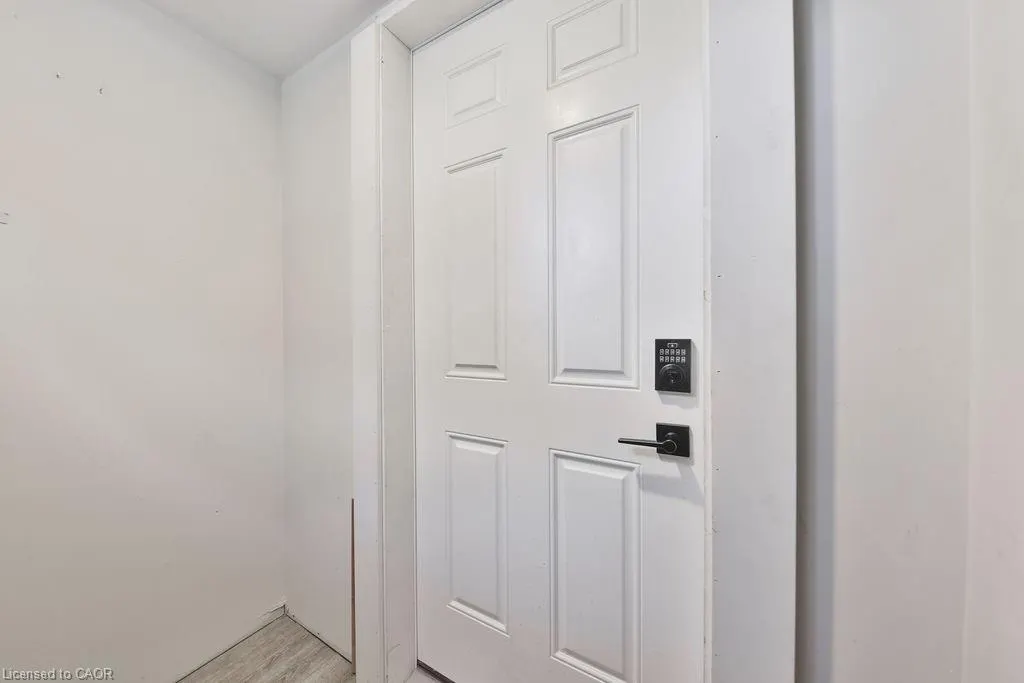 47 Castlefield Drive, #LOWER