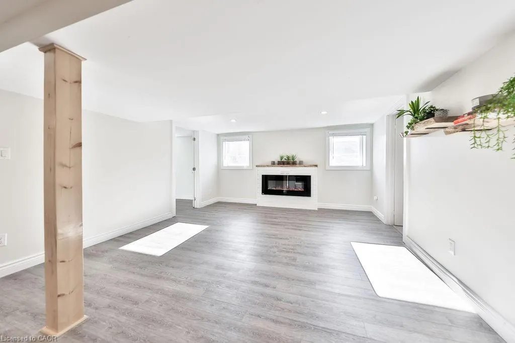 47 Castlefield Drive, #LOWER