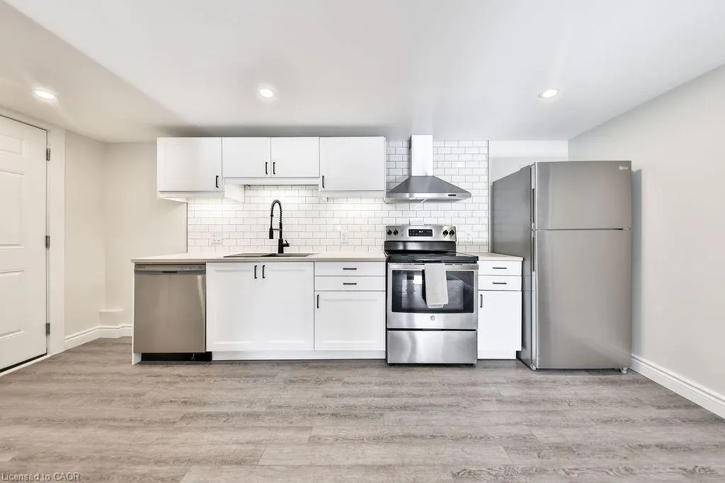 47 Castlefield Drive, #LOWER