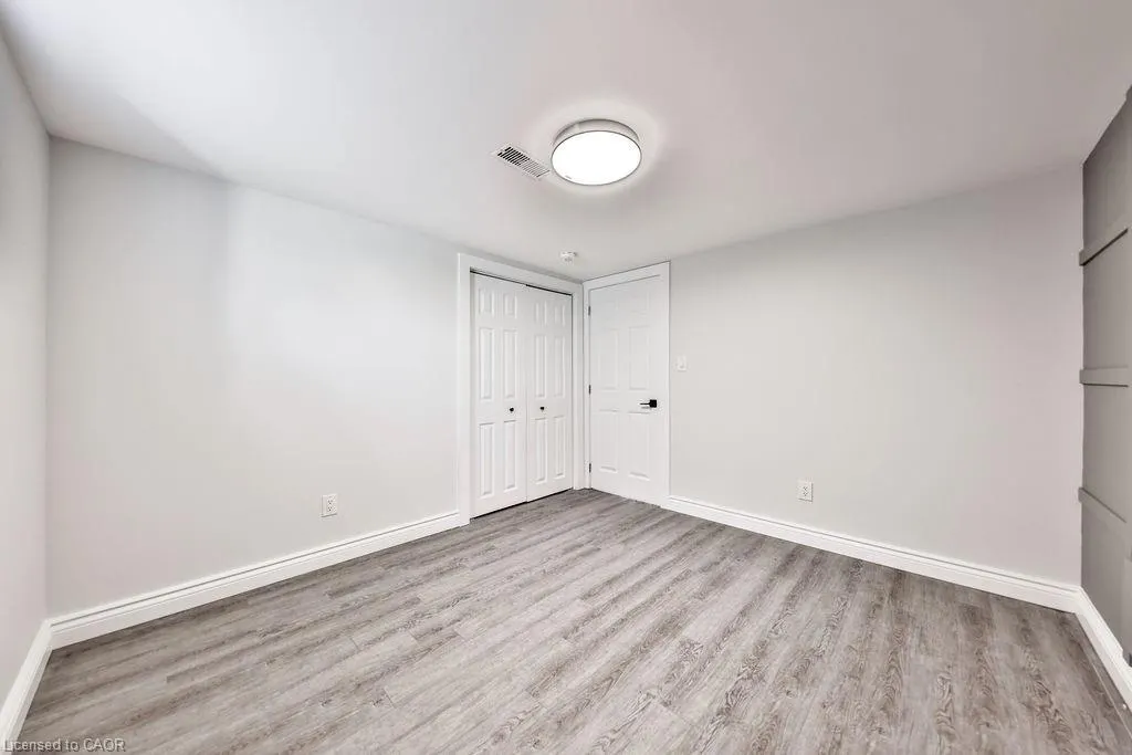 47 Castlefield Drive, #LOWER