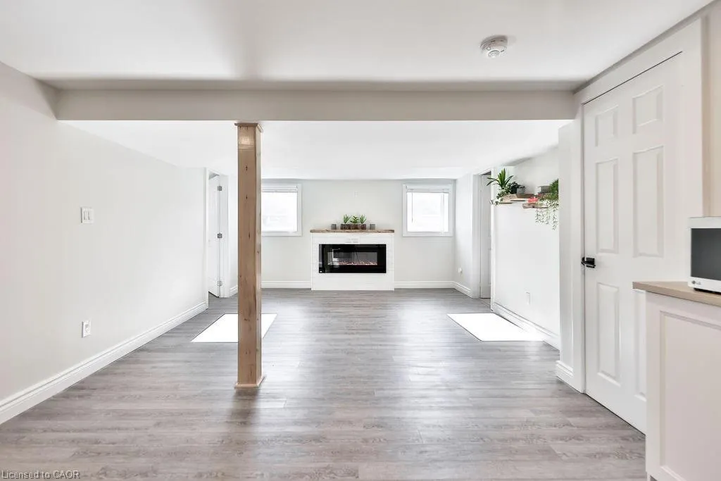 47 Castlefield Drive, #LOWER