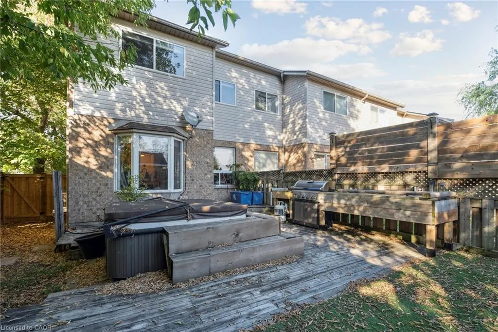 27 Pettit Street