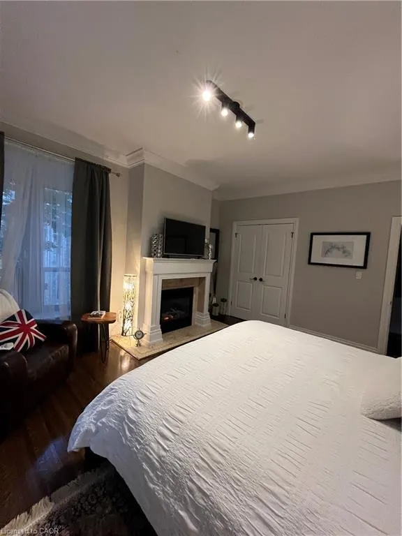 281 Park Street S, #2
